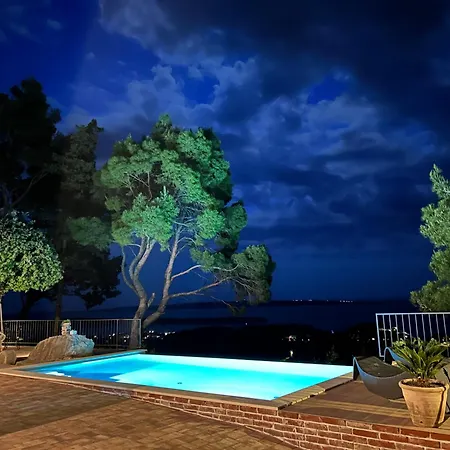 House Pantovcak, Secluded Stone House With Heated Pool And Unique View *
