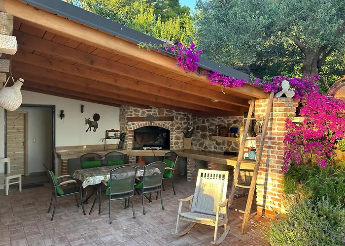 Gasthof House Pantovcak, Secluded Stone House With Heated Pool And Unique View