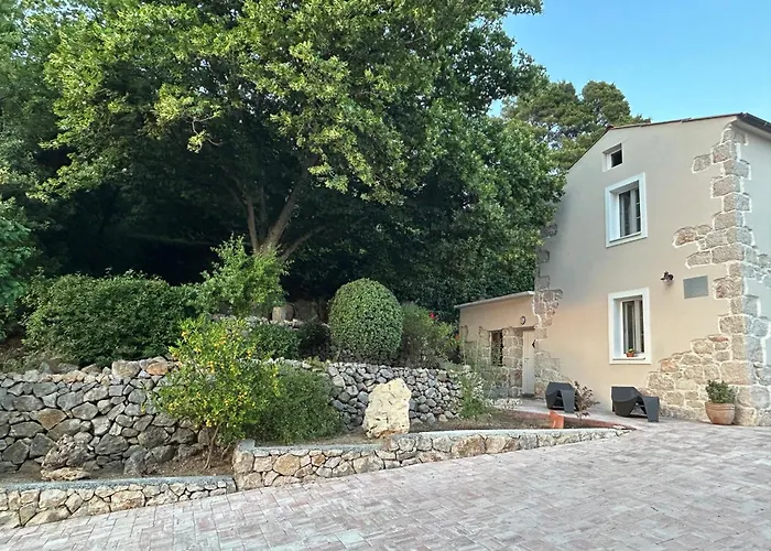 House Pantovcak, Secluded Stone House With Heated Pool And Unique View 4*