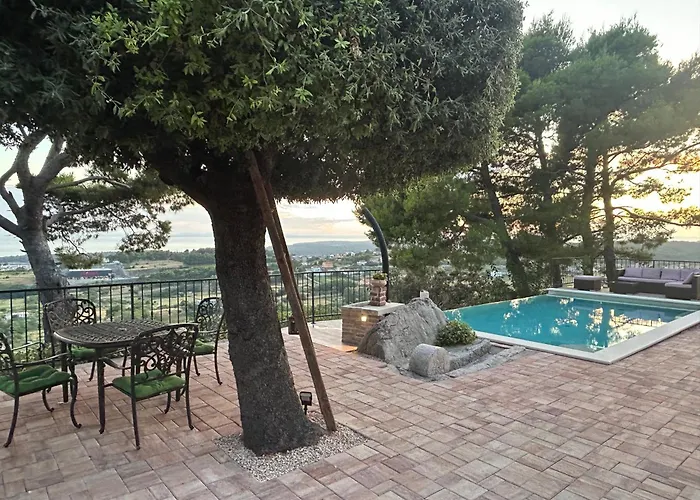 House Pantovcak, Secluded Stone House With Heated Pool And Unique View Vendégház