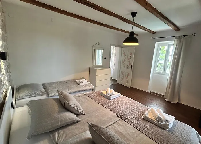 House Pantovcak, Secluded Stone House With Heated Pool And Unique View