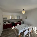 House Pantovcak, Secluded Stone House With Heated Pool And Unique View Gæstehus 4*