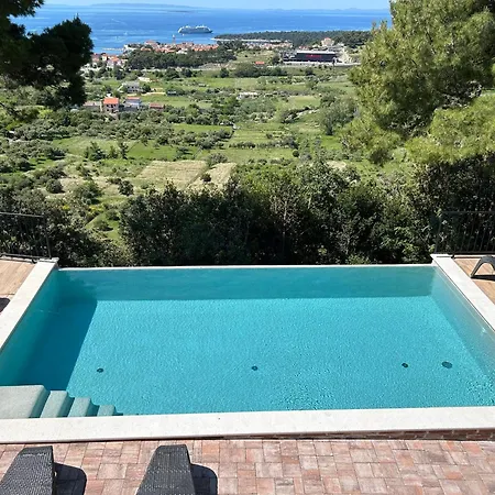House Pantovcak, Secluded Stone House With Heated Pool And Unique View *