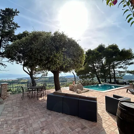House Pantovcak, Secluded Stone House With Heated Pool And Unique View 게스트하우스 라브