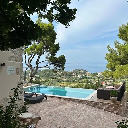 Gasthof House Pantovcak, Secluded Stone House With Heated Pool And Unique View