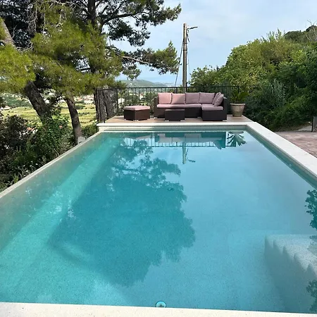 House Pantovcak, Secluded Stone House With Heated Pool And Unique View Gasthof