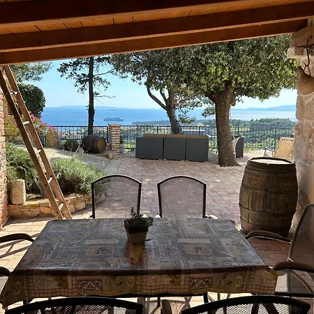House Pantovcak, Secluded Stone House With Heated Pool And Unique View Gasthof *