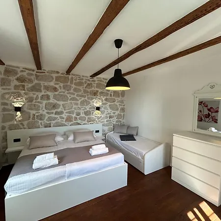 Gasthuis House Pantovcak, Secluded Stone House Without Other Guests,with Heated Pool And Unique View 4*