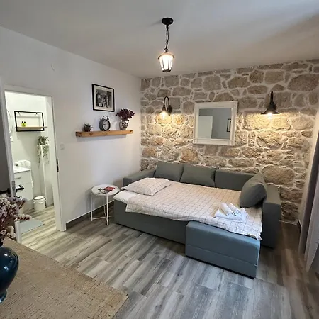 House Pantovcak, Secluded Stone House Without Other Guests,with Heated Pool And Unique View 4* Rab Town