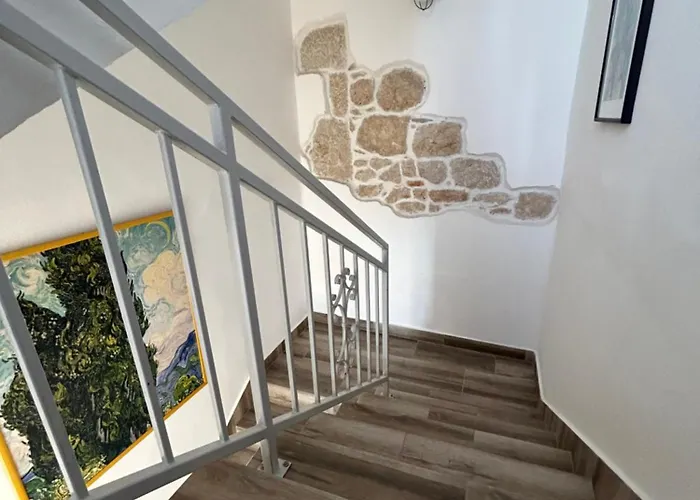 Guest house House Pantovcak, Secluded Stone House With Heated Pool And Unique View