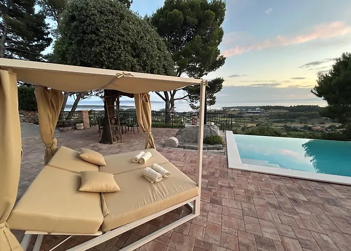 House Pantovcak, Secluded Stone House With Heated Pool And Unique View