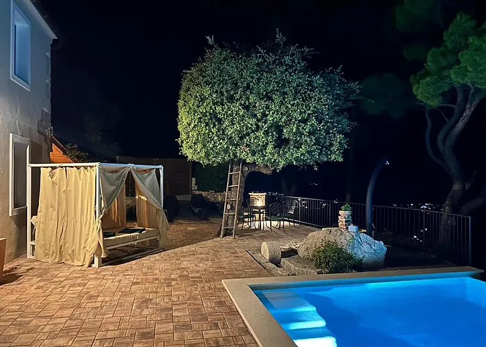 House Pantovcak, Secluded Stone House With Heated Pool And Unique View Guest house Rab Town
